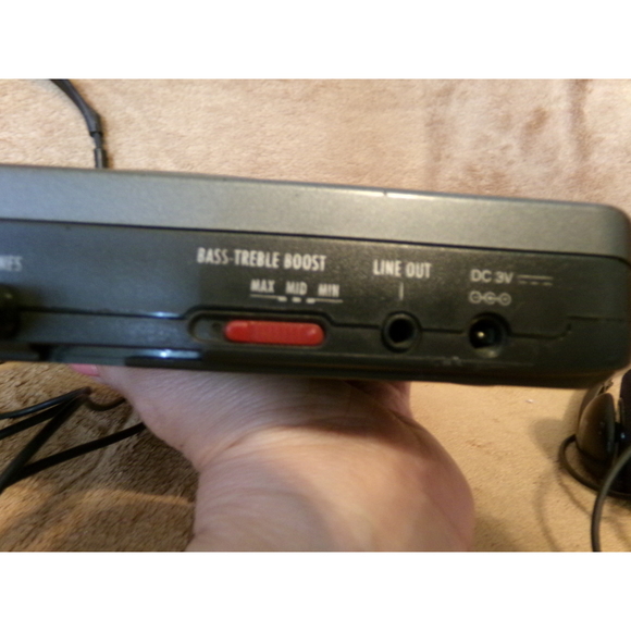 RCA Portable CD Player with ESP - Picture 5 of 9